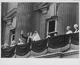Item #18-0055 Queen Elizabeth on the balcony of Buckingham Palace. (Original Photograph). Daily...
