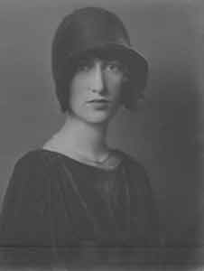 Item #19-7957 Portrait of woman in hat. Unknown