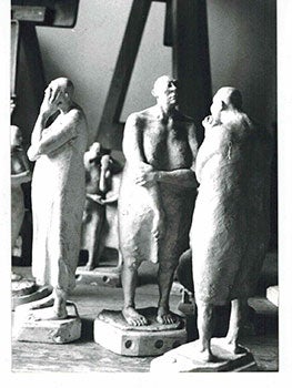 Item #51-0631 Photograph of the sculpture Conjunto de Mujerers sin pelo from la serie del manicomio. 1987. Armando Romero.