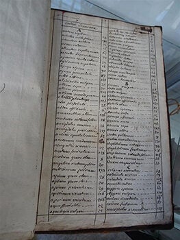 Botanicon, continens herbarum, aliorumque simplicium, quorum usus in medicinis est, descriptiones, et iconas ad vivum effigiatas : ex praecipuis tam Graecis quam Latinis authoribus iam recens concinnatum ; additis etiam, quae neotericorum observationes et experientiae vel comprobarunt denuo, vel nuper invenerunt. First edtion.