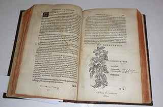 Botanicon, continens herbarum, aliorumque simplicium, quorum usus in medicinis est, descriptiones, et iconas ad vivum effigiatas : ex praecipuis tam Graecis quam Latinis authoribus iam recens concinnatum ; additis etiam, quae neotericorum observationes et experientiae vel comprobarunt denuo, vel nuper invenerunt. First edtion.