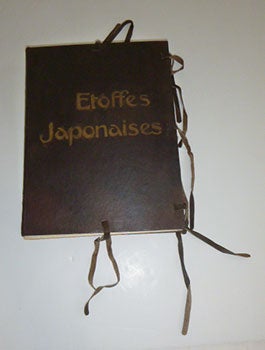 Item #51-5567 Etoffes japonaises tissées et brochées . Quatre-vingts planches précédées...