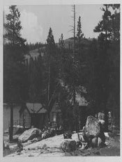 Northern California Lakeside Cabins. Eugene P. Lasartemay.