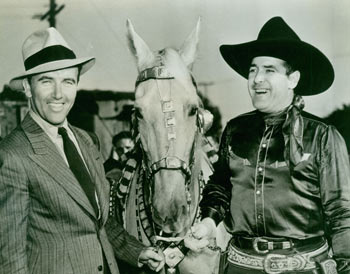 Item #63-1800 When Hollywood Stars Go To The Circus. Preston Foster & Ken Maynard in promotional photo for RKO Radio. Fred Hendrickson, RKO Radio Pictures, phot.