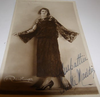 Lopold-mile Reutlinger (photo.); Ginette Maddie - Post Card Autographed by Ginette Maddie