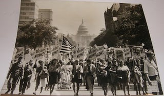 Item #63-9051 B&W Photograph of pro Vietnam War activists in Washington, DC. Photo Keystone, Paris