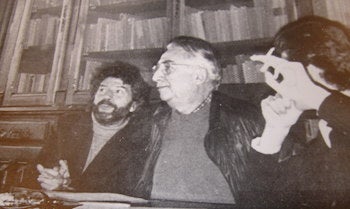 [Dondero, Mario (phot).] - Alain Robbe-Grillet Et Roland Barthes a Cerisy, Juin 1977