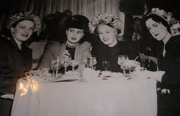 Modern Screen Photographer - Dorothy, Evelyn, June Haver and Mother