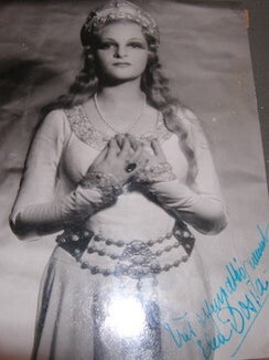 Autographed B&W Photo of Elen Dosia. Seeberger ., phot.